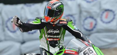 Superbikes Italia 2012: Tom Sykes se lleva media victoria en media carrera, lo único disputado hoy