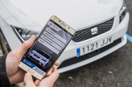 SEAT hace mancuerna con Samsung en pro de los autos inteligentes