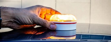 Luz de emergencia V16 para coche con geolocalización homologada. ¿Cuál es mejor comprar? Consejos y recomendaciones