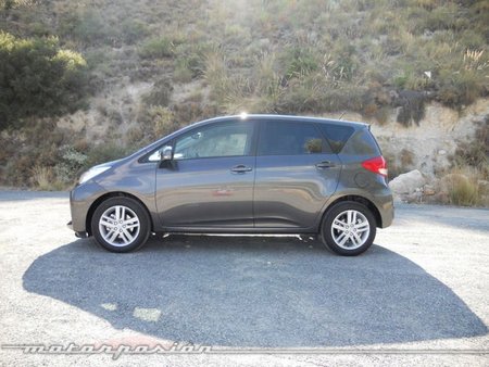 Subaru Trezia 13