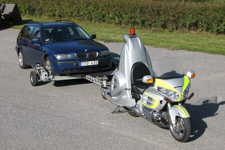 Honda Gold Wing Motorcycle Hauls Cars 24628 1