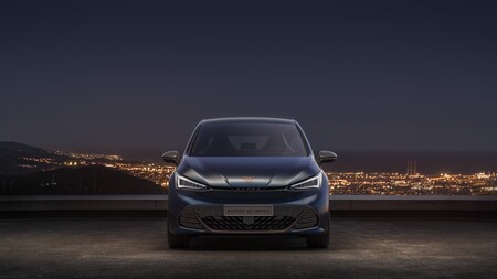 ¡Cazado! El CUPRA el-Born, el primer coche eléctrico de CUPRA, ya rueda por carretera en su fase de pruebas