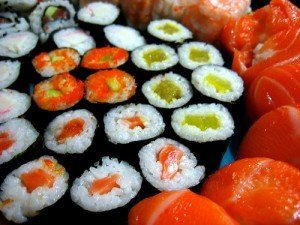 La razón de que los japoneses digieran mejor el sushi