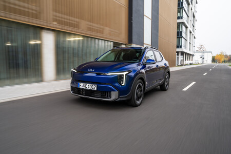 Kia New Stonic Yacht Blue Dynamic Print 3600x2400 001