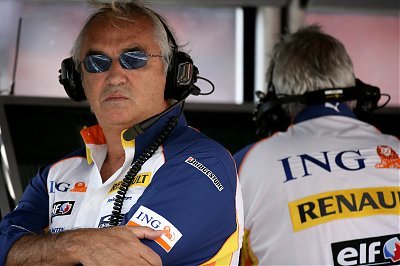 Renault sigue esperando a Fernando Alonso