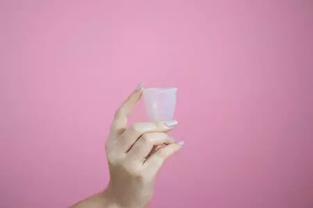 Si estás pensando en pasarte a la copa menstrual echa un vistazo a la más vendida en Amazon que encontramos rebajadísima hoy