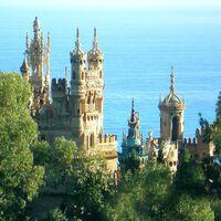 Em 1987, um médico construiu um castelo com as próprias mãos na Espanha 