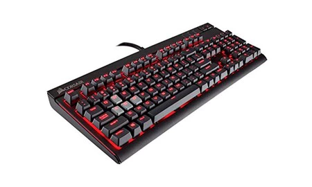 Esta semana, PcComponentes te ofrece el teclado gaming Corsair Strafe Cherry MX Red por 30 euros menos 