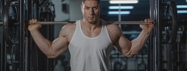 Estos son los consejos para ganar músculo más famosos en las redes sociales: te contamos cuáles funcionan realmente 