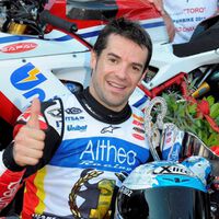 Qué fue de Carlos Checa. De estar al borde de la muerte en un hospital de Nottingham a convertirse en leyenda de Ducati 