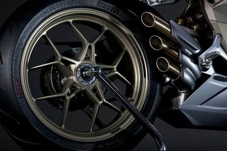 Detalle de los escapes de la F3