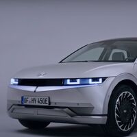 Mercedes-Benz es la marca más valorada por los españoles, pero el Hyundai IONIQ 5 es el coche que está en boca de todos