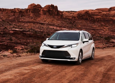 Toyota Sienna 2021 1600