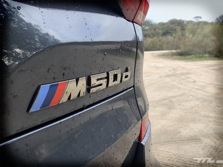 BMW X5 M50d logotipo