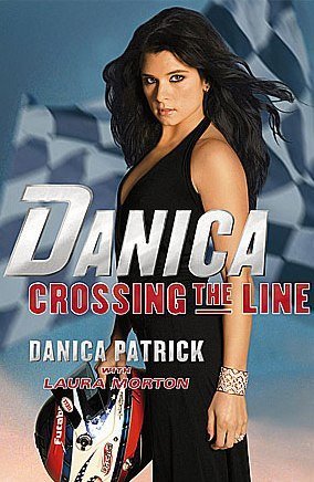 Danica Patrick puede unirse a Montoya