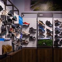 Columbia liquida una de sus botas impermeables más vendidas para ir a la montaña casi a mitad de precio 