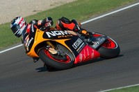 Si quieres la moto de Colin Edwards de la temporada pasada, estás a tiempo 
