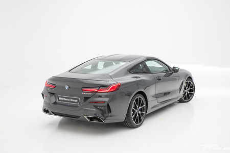 BMW Serie 8 trasera