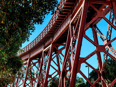 Vista Desde Abajo Del Cable Ingles