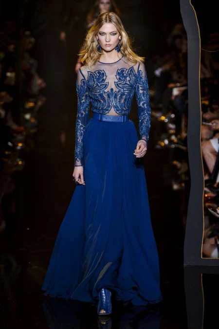 La maestría de Elie Saab no decepciona con esta soberbia colección Otoño-Invierno 2015