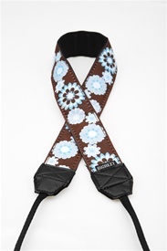 Highkey: correas de diseño solidarias para tu cámara de fotos