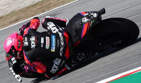 Aprilia mete miedo: Aleix Espargaró lidera MotoGP en Barcelona-Catalunya por delante de Maverick Viñales