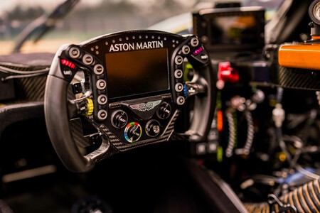 Aston Martin Valkyrie Lm Interior