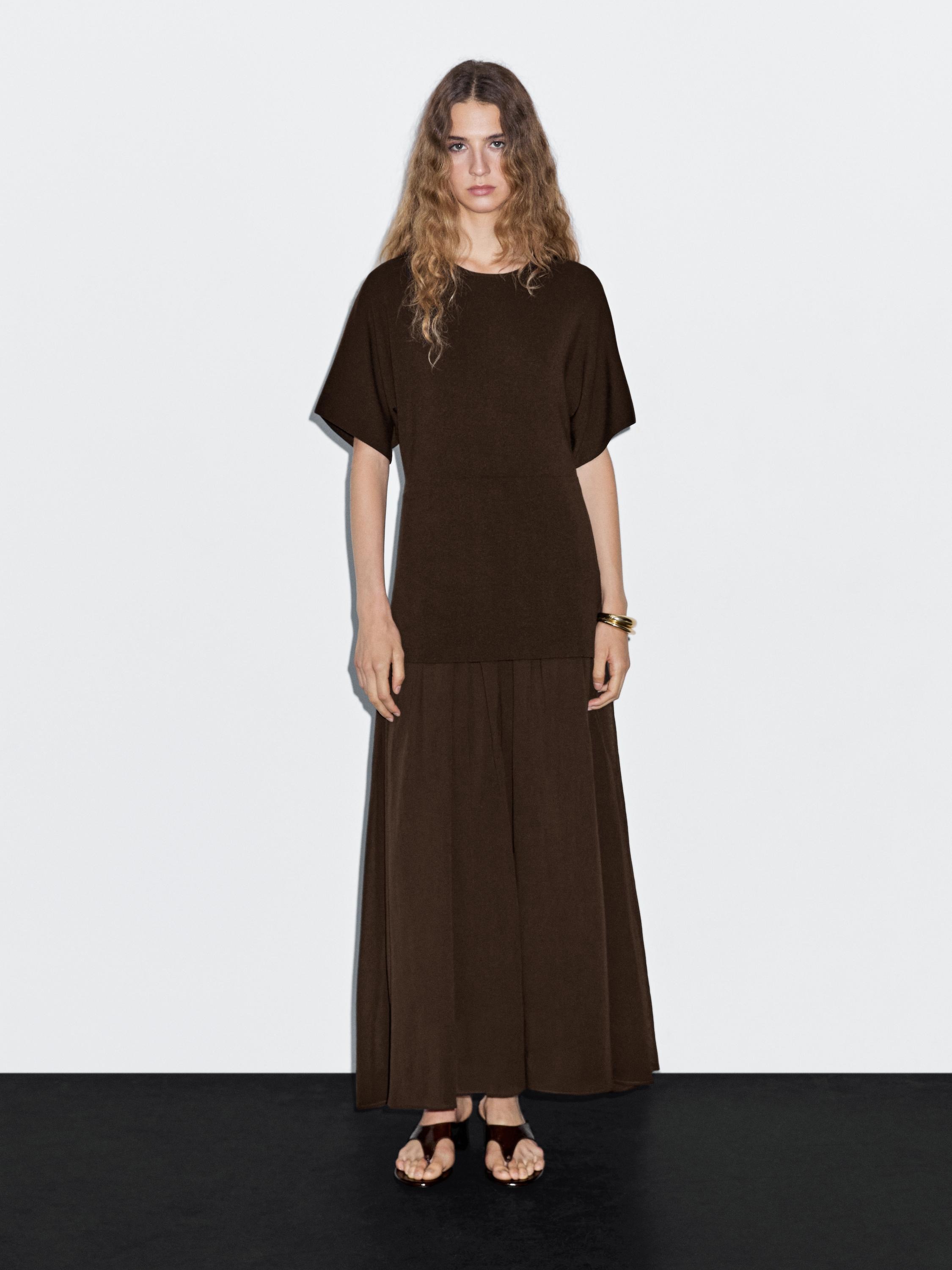 Vestido con detalle fruncido