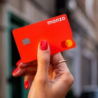 Nadie ha podido todavía con Revolut en España. La respuesta de Monzo: "todavía" 