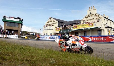 Ian Hutchinson Superstock TT 2010