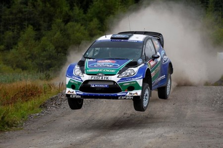 Rally de Gales 2012: Jari-Matti lidera en un comienzo muy apretado
