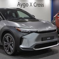 Toyota llama a revisión a su primer coche eléctrico, el bZ4X, a nivel global: las ruedas pueden salirse