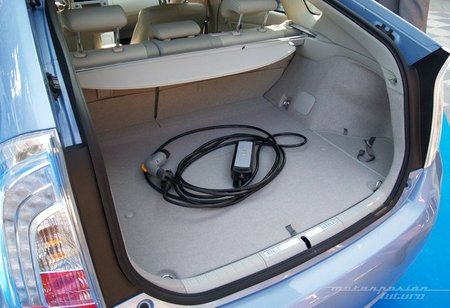 Toyota-Prius-Plug-in-MAD-05
