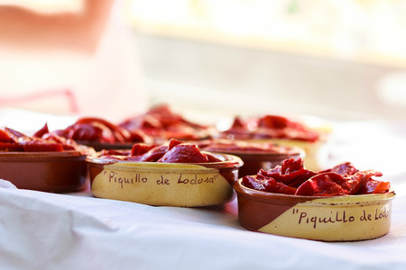 Siete recetas de pimientos del piquillo rellenos para el picoteo del finde