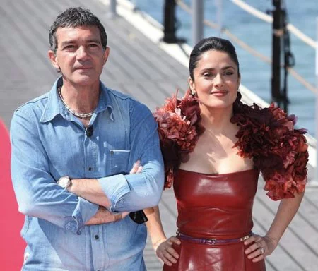 El look de Salma Hayek de Gucci en el Festival de Cannes 2011: cuero y flores
