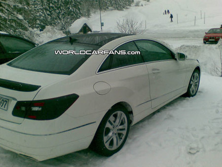 Mercedes-Benz Clase E Coupe, fotos espía casi al desnudo