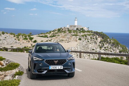Los coches mejor valorados por los españoles: CUPRA Formentor, Peugeot 308 y Audi e-Tron GT triunfan