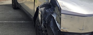 Estampa la Cybertruck que llevaba esperando cinco años a las cuatro horas de estrenarla y reclama a la marca. Tesla le recomienda que aprenda a frenar