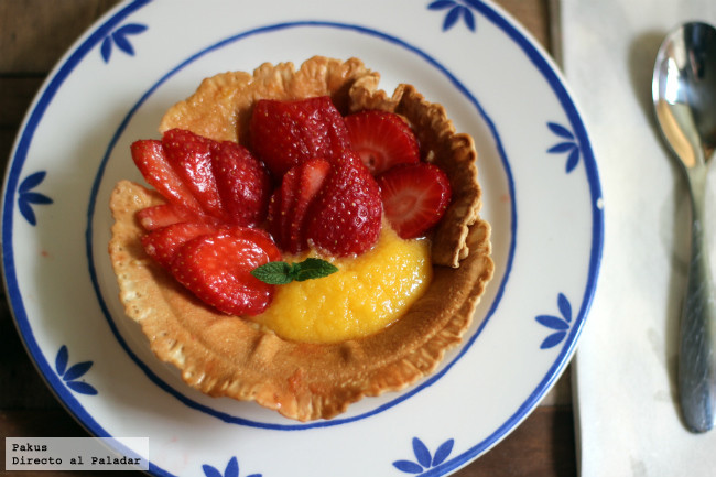 Tartitas de fresas con curd de naranja, un postre listo en 30 minutos
