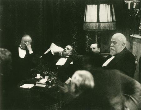 Erich Salomon, retratando sin flash en interiores