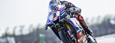 Toprak Razgatlioglu estrena triplete en Donington Park para mantener viva la reválida del mundial de Superbikes