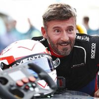 Tras rodar con una Aprilia RSV4 X junto a las MotoGP, ahora Max Biaggi quiere ponerse a 330 km/h con una moto eléctrica