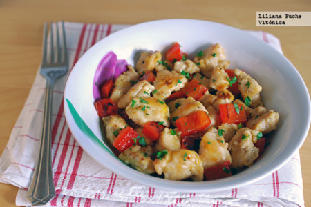 Pollo salteado a la naranja con pimiento. Receta saludable