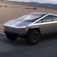 ¡Está viva! La Tesla Cybertruck vuelve a hacer un cameo, y por primera vez nos enseña su interior