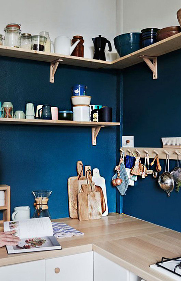 17 ideas de cómo decorar tu cocina con colores azul y blanco
