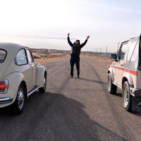 Vídeo: un Suzuki Samurai y un Volkswagen Super Beetle se enfrentan en el drag más lento jamás concebido