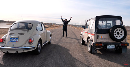 Vídeo: un Suzuki Samurai y un Volkswagen Super Beetle se enfrentan en el drag más lento jamás concebido