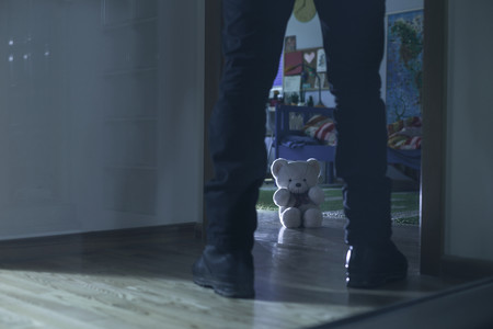 Cómo proteger a nuestros hijos de depredadores sexuales y qué señales deberían ponernos en alerta