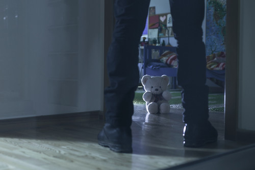 Cómo proteger a nuestros hijos de depredadores sexuales y qué señales deberían ponernos en alerta