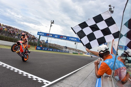 MotoGP Aragón 2015: a pesar de todo las espadas siguen en alto